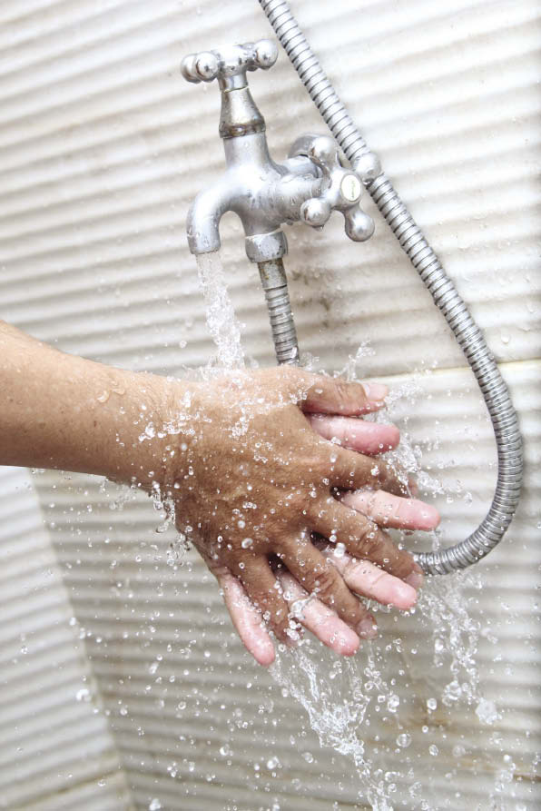 Washing Between the Fingers.jpg